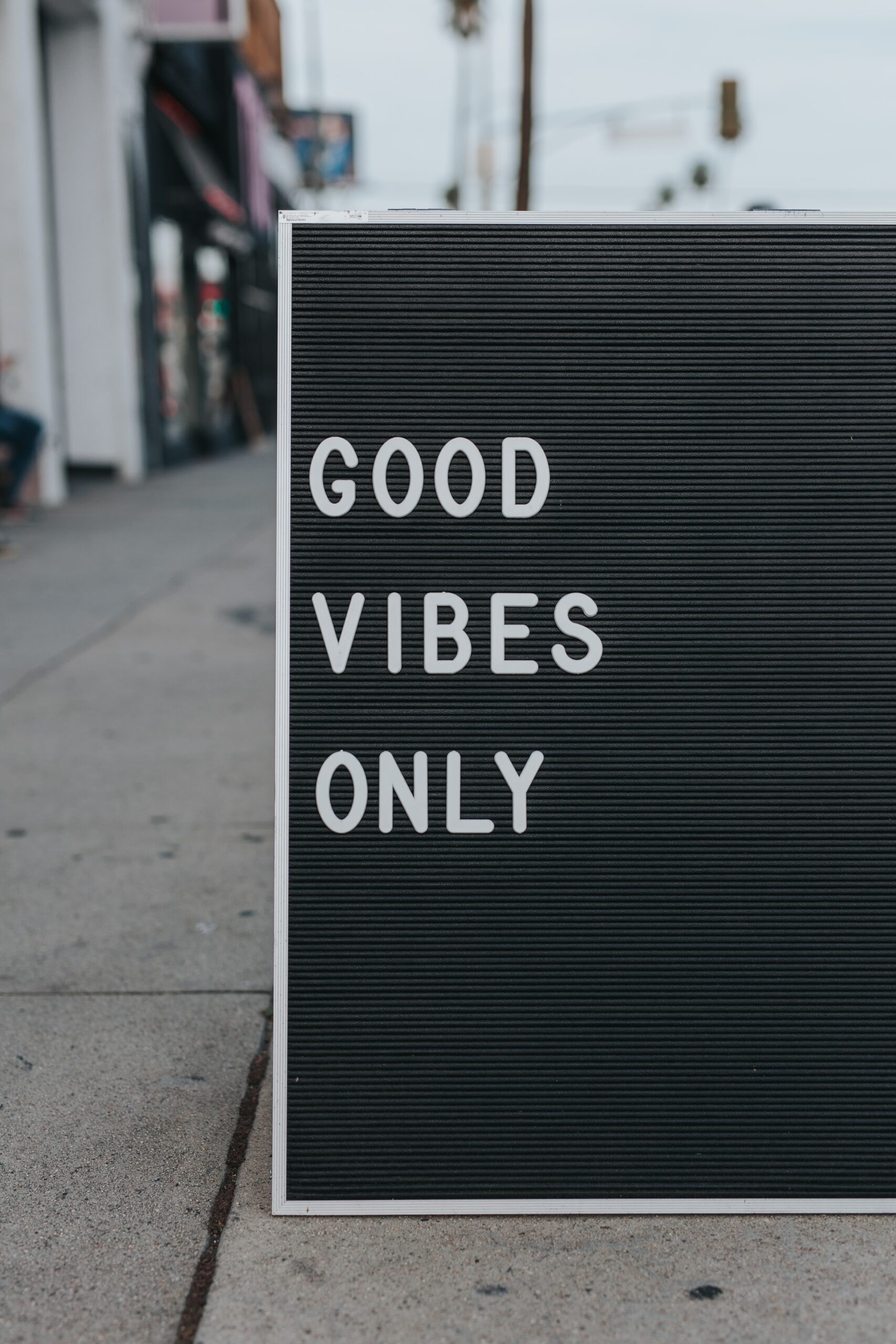 Good Vibes Only pinboard